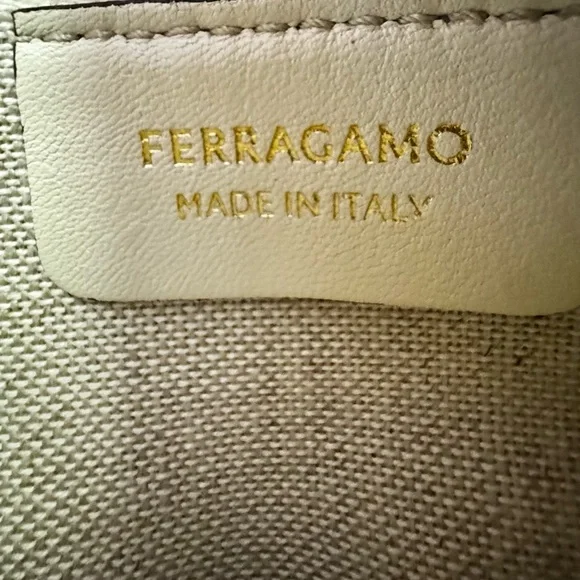 Salvatore Ferragamo Studio Raffia Bag - Picture 4 of 6